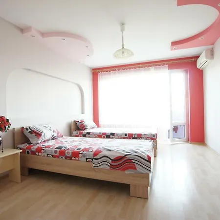 Summer Breeze Apartment *