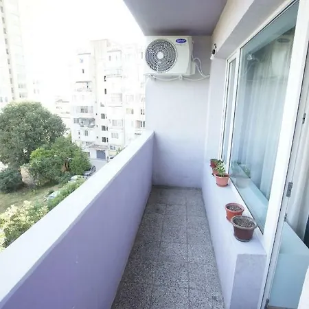 Summer Breeze Apartment *